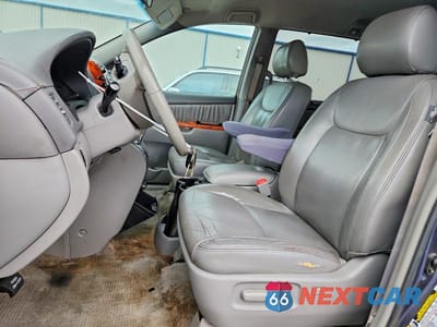 Zdjęcie 7 z 13 samochodu: 2006 TOYOTA SIENNA XLE 7 PASSENGER VIN:5TDBA22C56S057891 - miniatura