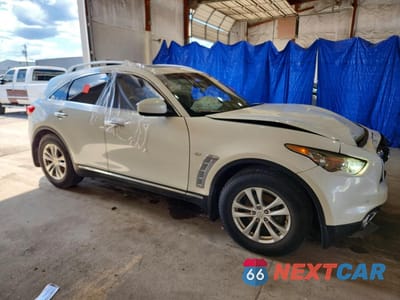 Czwarte zdjęcie samochodu z boku: 2017 INFINITI QX70 BASE VIN:JN8CS1MW9HM410526 - miniatura