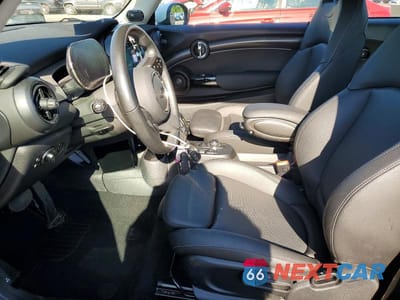 Zdjęcie 7 z 12 samochodu: 2024 MINI COOPER SE VIN:WMW13DJ0XR2U65126 - miniatura