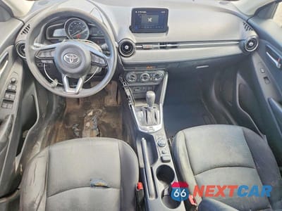 Zdjęcie 8 z 13 samochodu: 2020 TOYOTA YARIS HATCHBACK LE VIN:3MYDLBJV1LY707151 - miniatura