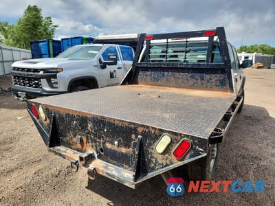 Trzecie zdjęcie samochodu z tyłu: 2005 CHEVROLET SILVERADO K2500 HEAVY DUTY VIN:1GCHK23215F960020 - miniatura