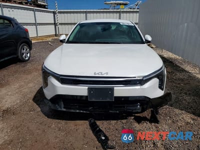Piąte zdjęcie samochodu w środku: 2025 KIA K4 LXS VIN:3KPFT4DE2SE067806 - miniatura