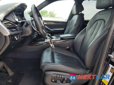 Zdjęcie 7 z 13 samochodu: 2016 BMW X5 XDRIVE50I VIN:5UXKR6C59G0J80810 - miniatura