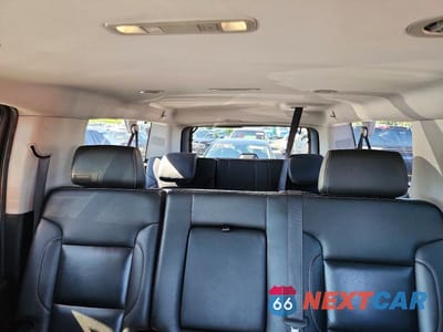 Zdjęcie 10 z 13 samochodu: 2019 CHEVROLET SUBURBAN K1500 LT VIN:1GNSKHKC0KR186881 - miniatura