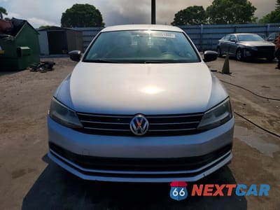 Piąte zdjęcie samochodu w środku: 2015 VOLKSWAGEN JETTA SE VIN:3VWD17AJ6FM225931 - miniatura