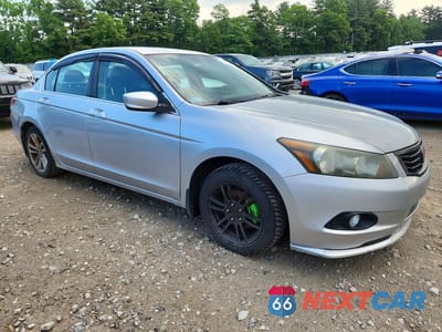 Czwarte zdjęcie samochodu z boku: 2009 HONDA ACCORD LX VIN:1HGCP25399A121822 - miniatura
