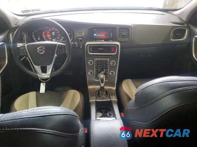 Zdjęcie 8 z 13 samochodu: 2016 VOLVO V60 CROSS COUNTRY PREMIER VIN:YV4612HKXG1012232 - miniatura