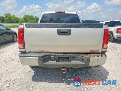 Zdjęcie 6 z 12 samochodu: 2008 GMC SIERRA K1500 VIN:2GTEK13M481151346 - miniatura