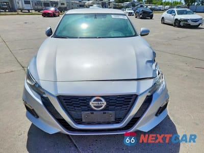 Piąte zdjęcie samochodu w środku: 2019 NISSAN ALTIMA S VIN:1N4BL4BV4KC258934 - miniatura