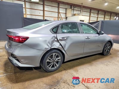Trzecie zdjęcie samochodu z tyłu: 2024 KIA FORTE LXS VIN:3KPF24ADXRE780302 - miniatura