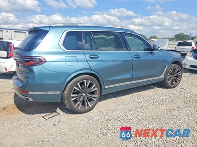 Trzecie zdjęcie samochodu z tyłu: 2023 BMW X7 XDRIVE40I VIN:5UX23EM01P9R09411 - miniatura