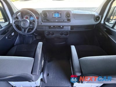 Zdjęcie 11 z 15 samochodu: 2023 MERCEDES-BENZ SPRINTER 2500 VIN:W1W4NBHY6PT150314 - miniatura
