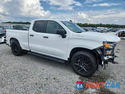 Czwarte zdjęcie samochodu z boku: 2025 CHEVROLET SILVERADO C1500 CUSTOM VIN:1GCRABEK3SZ238532 - miniatura
