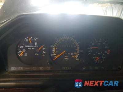 Zdjęcie 9 z 12 samochodu: 1995 MERCEDES-BENZ E 320 BASE/320 SPECIAL VIN:WDBEA32EXSC258779 - miniatura