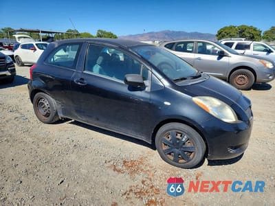 Czwarte zdjęcie samochodu z boku: 2008 TOYOTA YARIS BASE VIN:JTDJT923085156352 - miniatura