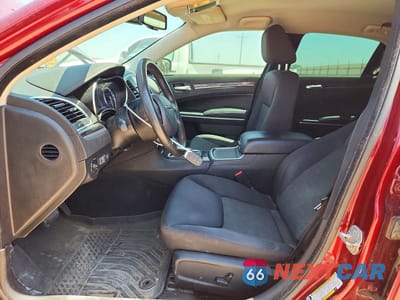 Zdjęcie 7 z 12 samochodu: 2020 CHRYSLER 300 TOURING VIN:2C3CCAAG0LH239459 - miniatura