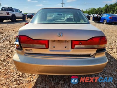 Zdjęcie 6 z 13 samochodu: 2002 HONDA ACCORD EX VIN:1HGCG56602A025965 - miniatura