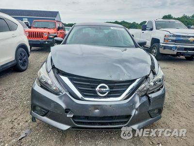 Piąte zdjęcie samochodu w środku: 2017 NISSAN ALTIMA 2.5 SR VIN:1N4AL3AP3HC488482 - miniatura