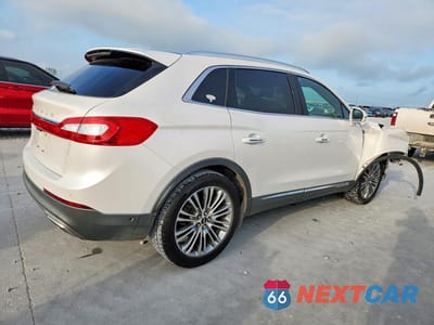Trzecie zdjęcie samochodu z tyłu: 2017 LINCOLN MKX RESERVE VIN:2LMPJ6LR5HBL41459 - miniatura