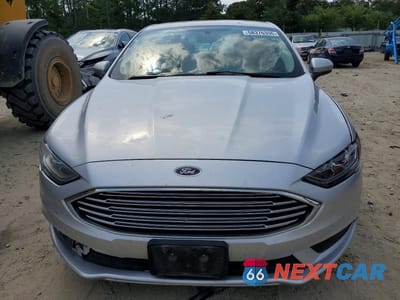 Piąte zdjęcie samochodu w środku: 2018 FORD FUSION SE HYBRID VIN:3FA6P0LUXJR116432 - miniatura