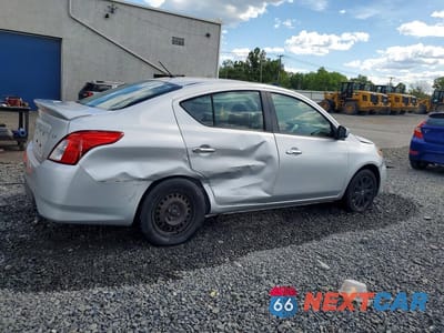 Trzecie zdjęcie samochodu z tyłu: 2019 NISSAN VERSA SV VIN:3N1CN7AP1KL823970 - miniatura