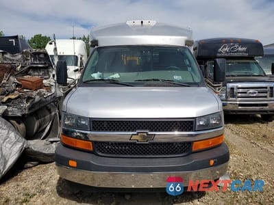 Zdjęcie 9 z 10 samochodu: 2017 CHEVROLET EXPRESS G3500 VIN:1GB3GRCG5H1102975 - miniatura