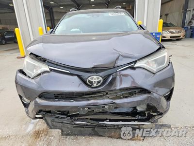 Piąte zdjęcie samochodu w środku: 2018 TOYOTA RAV4 XLE VIN:JTMRFREV4JJ743738 - miniatura