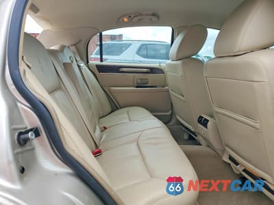 Zdjęcie 10 z 12 samochodu: 2011 LINCOLN TOWN CAR SIGNATURE LIMITED VIN:2LNBL8CV7BX754860 - miniatura
