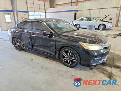 Czwarte zdjęcie samochodu z boku: 2016 HONDA ACCORD 2D EX VIN:1HGCR3F99GA021106 - miniatura