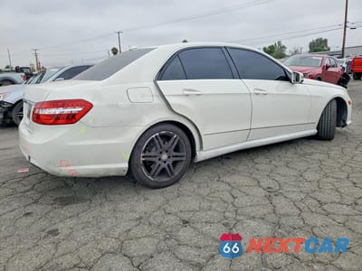 Trzecie zdjęcie samochodu z tyłu: 2010 MERCEDES-BENZ E 350 VIN:WDDHF5GB2AA212759 - miniatura