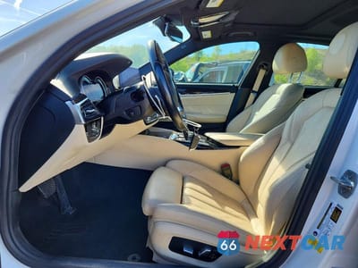 Zdjęcie 7 z 13 samochodu: 2019 BMW 530 I VIN:WBAJA5C50KG900930 - miniatura