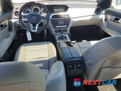 Zdjęcie 8 z 13 samochodu: 2014 MERCEDES-BENZ C 250 VIN:WDDGF4HBXEG245306 - miniatura