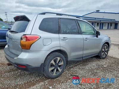 Trzecie zdjęcie samochodu z tyłu: 2017 SUBARU FORESTER 2.5I PREMIUM VIN:JF2SJAEC2HH442713 - miniatura