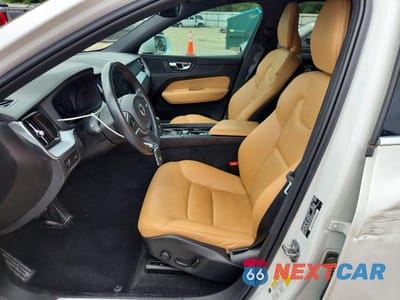Zdjęcie 7 z 13 samochodu: 2020 VOLVO XC60 T5 MOMENTUM VIN:YV4102RK6L1561819 - miniatura