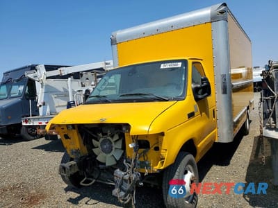 2023 FORD ECONOLINE - BOX TRUCK 1FDWE3FN9PDD00246 - główne zdjęcie licytacji z USA - miniatura