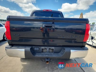 Zdjęcie 6 z 12 samochodu: 2019 TOYOTA TUNDRA CREWMAX SR5 VIN:5TFDW5F18KX815778 - miniatura