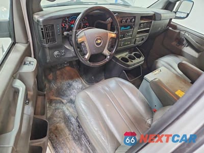 Zdjęcie 8 z 13 samochodu: 2019 CHEVROLET EXPRESS G2500 VIN:1GCWGAFG9K1272205 - miniatura