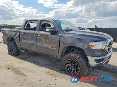 Czwarte zdjęcie samochodu z boku: 2020 RAM 1500 BIG HORN VIN:1C6SRFFT3LN125964 - miniatura
