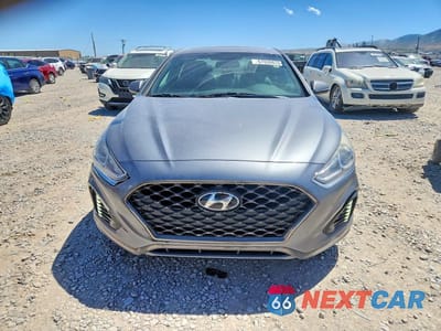 Piąte zdjęcie samochodu w środku: 2019 HYUNDAI SONATA SPORT VIN:5NPE34AF1KH733719 - miniatura