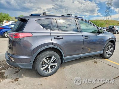 Trzecie zdjęcie samochodu z tyłu: 2016 TOYOTA RAV4 XLE VIN:JTMRFREV4GJ097352 - miniatura