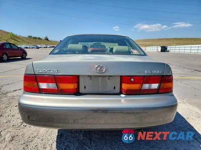 Zdjęcie 6 z 12 samochodu: 1997 LEXUS ES 300 VIN:JT8BF22G6V0004444 - miniatura