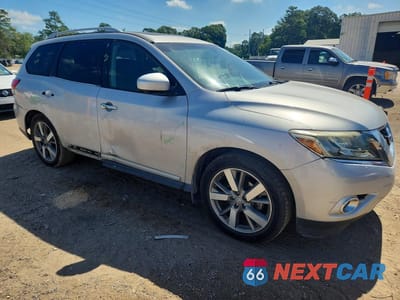 Czwarte zdjęcie samochodu z boku: 2015 NISSAN PATHFINDER PLATINUM VIN:5N1AR2MN4FC604245 - miniatura