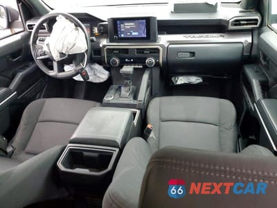 Zdjęcie 8 z 12 samochodu: 2025 TOYOTA TACOMA SR5 VIN:3TMKB5FN5SM032557 - miniatura