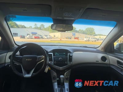 Zdjęcie 9 z 10 samochodu: 2011 CHEVROLET CRUZE LT VIN:1G1PG5S9XB7179542 - miniatura