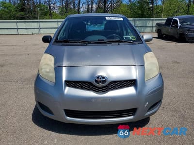 Piąte zdjęcie samochodu w środku: 2009 TOYOTA YARIS BASE VIN:JTDKT903495248878 - miniatura