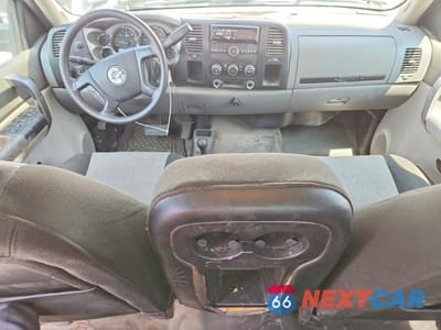 Zdjęcie 8 z 12 samochodu: 2007 CHEVROLET SILVERADO K2500 HEAVY DUTY VIN:1GCHK29K67E590974 - miniatura
