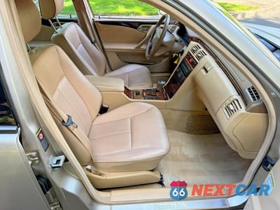 Piąte zdjęcie samochodu w środku: 2000 MERCEDES-BENZ E 430 VIN:WDBJF70J7YB018627 - miniatura