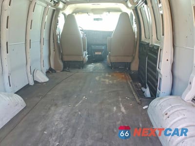 Zdjęcie 10 z 14 samochodu: 2018 CHEVROLET EXPRESS 2500 CARGO DELIVERY VAN VIN:1GCWGAFP9J1241938 - miniatura