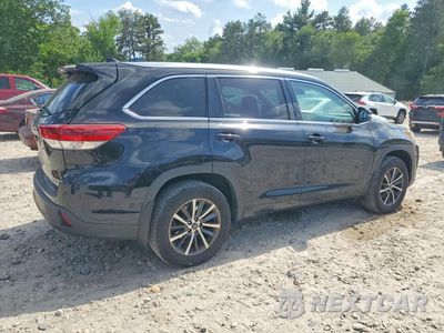 Trzecie zdjęcie samochodu z tyłu: 2018 TOYOTA HIGHLANDER VIN:5TDJZRFHXJS531247 - miniatura