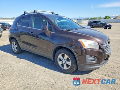 Czwarte zdjęcie samochodu z boku: 2015 CHEVROLET TRAX 1LT VIN:KL7CJLSB6FB075967 - miniatura